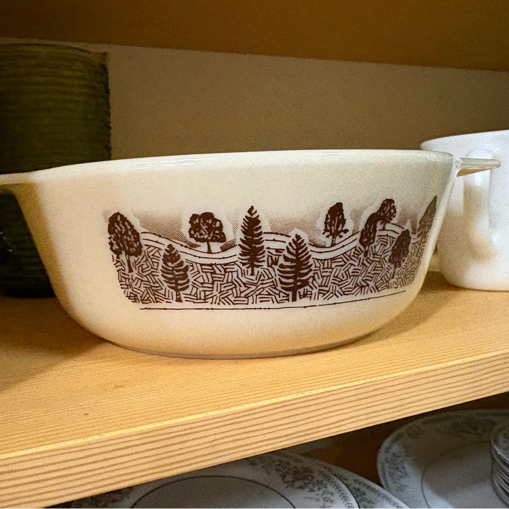 Pyrex Cream and Brown Patterned Dish